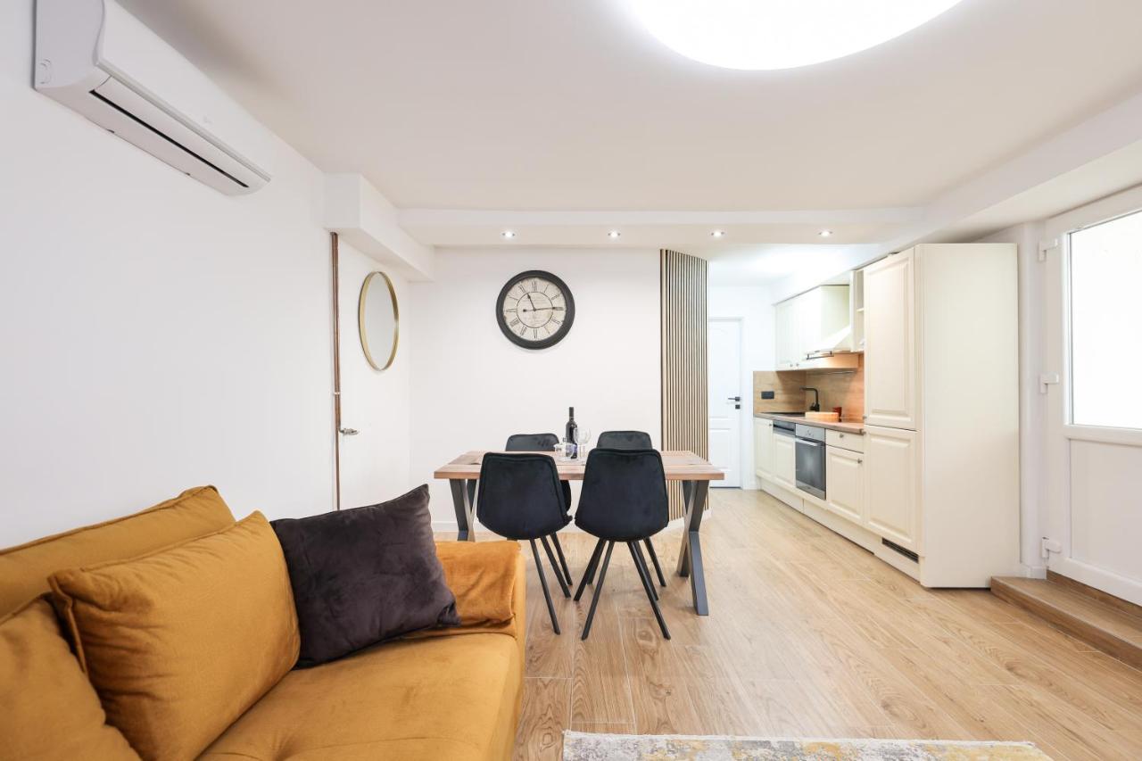Oscar & Leo Apartments Zara Esterno foto